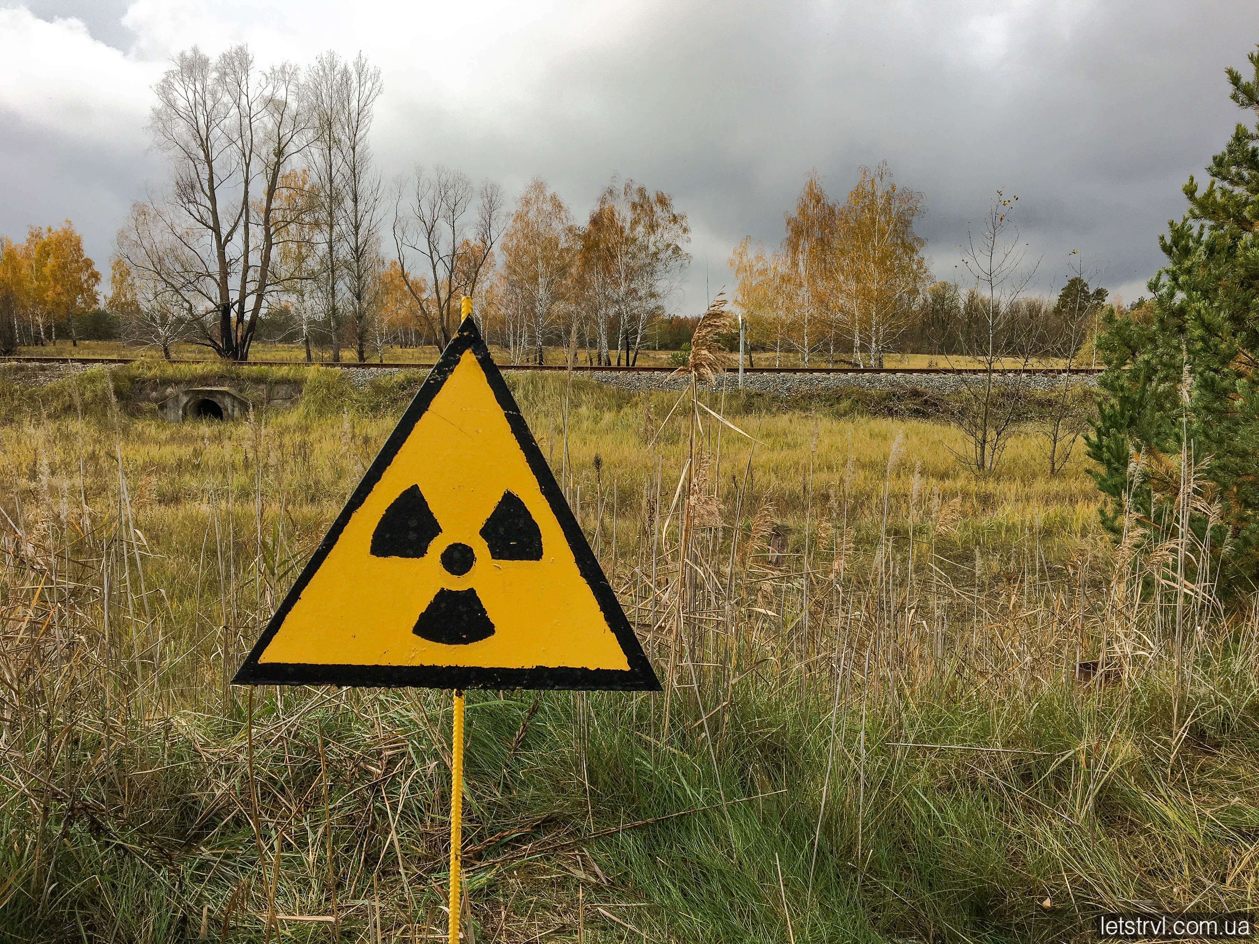 Знак радіації Чорнобиль